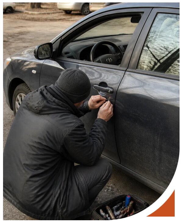 Профессиональное вскрытие автомобиля Тойота без повреждений в Новом Уренгое